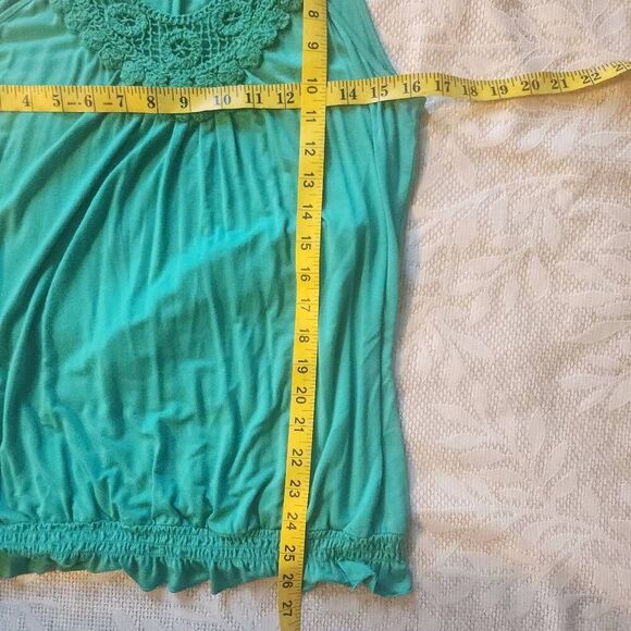 T13 Willie Smith green tank with crocheted neckline - Picture 6 of 9